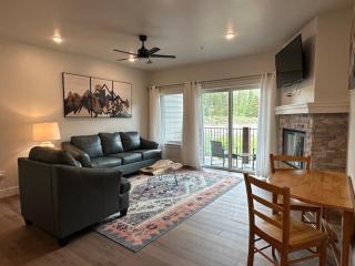 Luxury Stay Meets Family Fun- Premier 1BR Retreat condo - 0