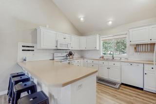 Cozy Sisters Home - 2