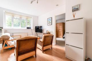 Gorgeous Putney Flat - 8