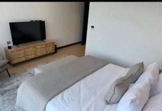 Hotel live - - 8