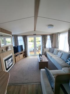 Green Heaven at Clarach Bay Spacious 3 BedPet Friendly Luxury Steps from the Sea - Aberystwyth - 0