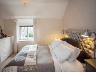 2 bed in Eastleach HIC05 - 1