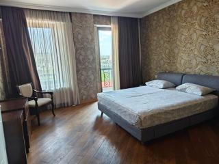 5 Bedroom Apartment In The Heart Of the City - 4