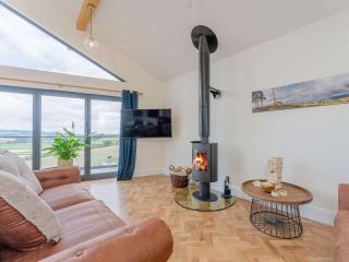 3 Bed in Montgomery 88641 - Llandyssil - 1