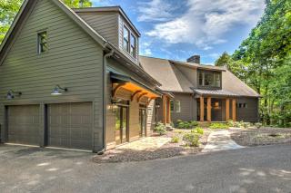 Mountain Vistas Fireside Sips Game Nights Golf Rounds Hiking Trails Lake Swims - Moon Shine - 3