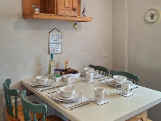 The Bee Happy House - 7