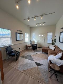 Hillside Haven Hot Tub & Stunning Mountain View - Colorado City - 2