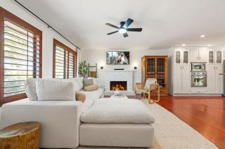 Palm-Lined Spanish Oasis w Pool Spa BBQ Games Near Coachella - Indio - 6