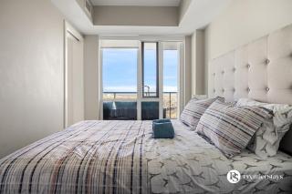 Executive Suite on the 31st Floor Queen Bed with Sofa Bed Free Parking BBQ - 3