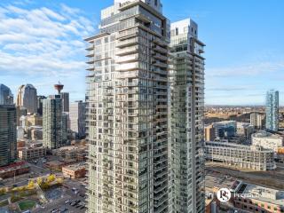 Executive Suite on the 31st Floor Queen Bed with Sofa Bed Free Parking BBQ - 9