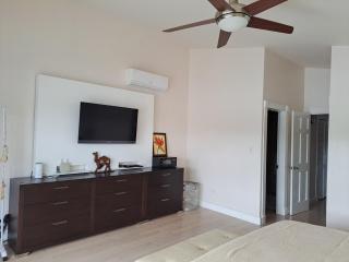 Contemporary 2BR Villa in Jolly Harbour - Jolly Harbour - 1
