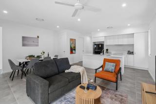 Spacious 4BR Home Great Area close to everything - 5
