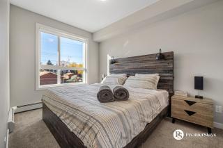 Luxury Getaway in Inglewood with 2 Bedrooms Sofa Bed and Heated Underground Parking - 6