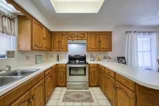 Bright Pharr Getaway Spacious Family Home w Garage and WiFi - 8