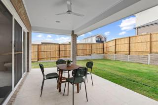 Modern 3BR Home in Peaceful Park Ridge Estate - Park Ridge - 6
