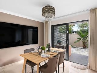 Modern 3BR Townhouse in Calamvale Near Parks and Shops - Algester - 8