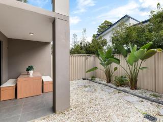 Modern 3BR Townhouse in Calamvale Near Parks and Shops - Algester - 3