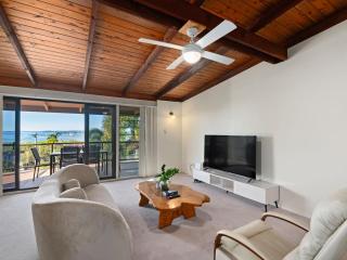 Coastal Family Escape with Pool Balcony and Bay Views - 7