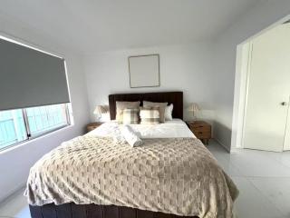 Spacious 4BR Family Home Prime Sunnybank Location - 1