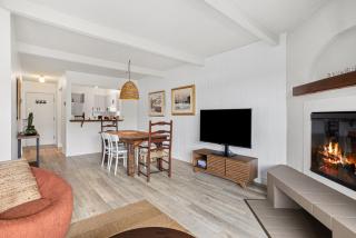 Chic One-Bedroom Condo With Lake View - Mont-Tremblant - 7