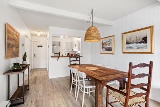 Chic One-Bedroom Condo With Lake View - 6