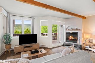 Stunning One-Bedroom Condo With Lake View - Mont-Tremblant - 7