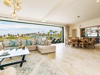 Luxurious Villa spacious annd private steps frm Beach - 9