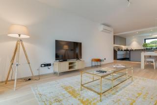 Sky-High Elegance Top-Floor Views of City, Ocean & Sunrise - 7