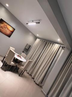 Home2Suite by Veronica Bunga-Buziga-Munyonyo- Luxury with Netflix, DStv, Wi-Fi, & Free Parking - 2