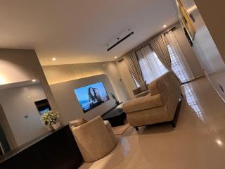Home2Suite by Veronica Bunga-Buziga-Munyonyo- Luxury with Netflix, DStv, Wi-Fi, & Free Parking - Kampala - 0