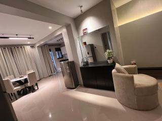 Home2Suite by Veronica Bunga-Buziga-Munyonyo- Luxury with Netflix, DStv, Wi-Fi, & Free Parking - 1