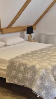 Casa de pe stâncă - 4