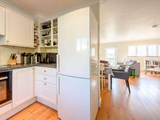 3 bed in Freshwater East FB099 - 6