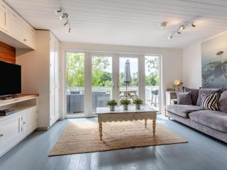 3 Bed in South Cerney HIC06 - South Cerney - 9