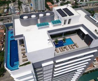 Top rated apt, 4 min walk to beach, prime location - 4