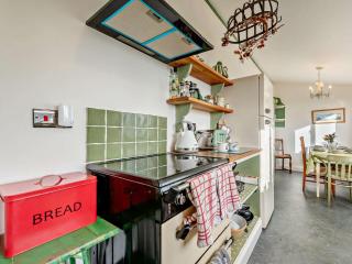 3 Bed in Freshwater East 42105 - 9