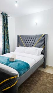 The royals - Tatu City - 9
