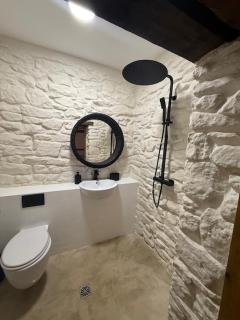 Stylish Industrial 1 Bed - 5