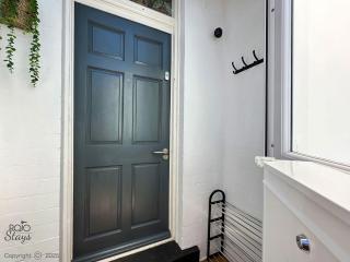 Comfortable 3 bed home near Leeds city centre, family and contractor friendly - 2