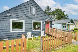 Walk to Beach Charming Home - 3 Mi to Seabrook - Moclips - 0