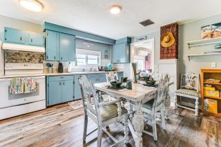 Walk to Beach Charming Home - 3 Mi to Seabrook - Moclips - 1