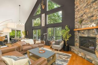Elegant Mountain Escape, Family Friendly - 4 Outdoor Areas, Massage Room, Sauna, Hot Tub, Views - 9