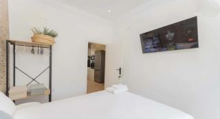 Private Room With Netflix & Wifi - 9