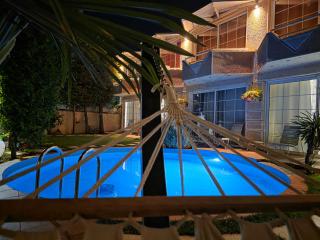 Aloha Apartments with pool - Skopje - 0