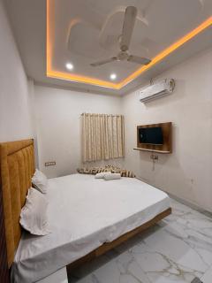 Hotel Tathaastu Palace - Ujjain - 2
