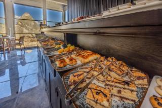 Castle Cave Hotel - 2