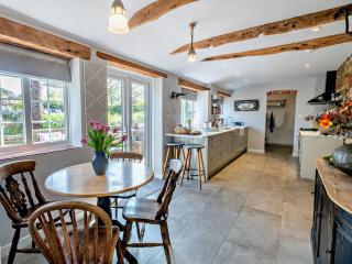 4 Bed in Burton Bradstock DC212 - 4