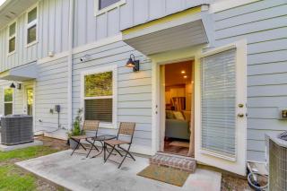 Pensacola Retreat with Pool Access, 20 Mi to Beach - 9