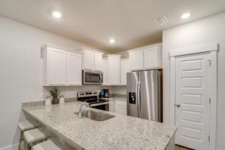 Pensacola Retreat with Pool Access, 20 Mi to Beach - 4