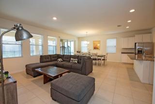 Charming 5BR Villa by Disney w Homey Private Pool - 8